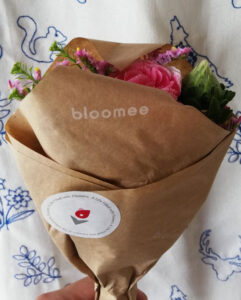 bloomee（ブルーミー）のお花　こんな感じで届いた！【10日後の経過追記アリ】